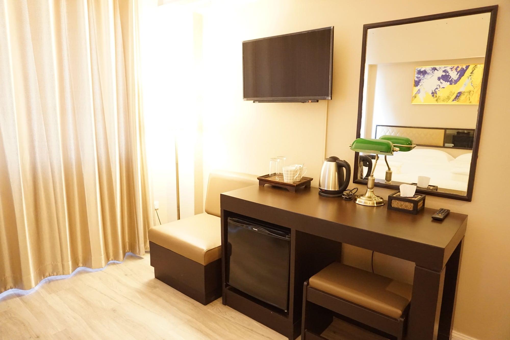 Taris Art Hotel Phrae Buitenkant foto