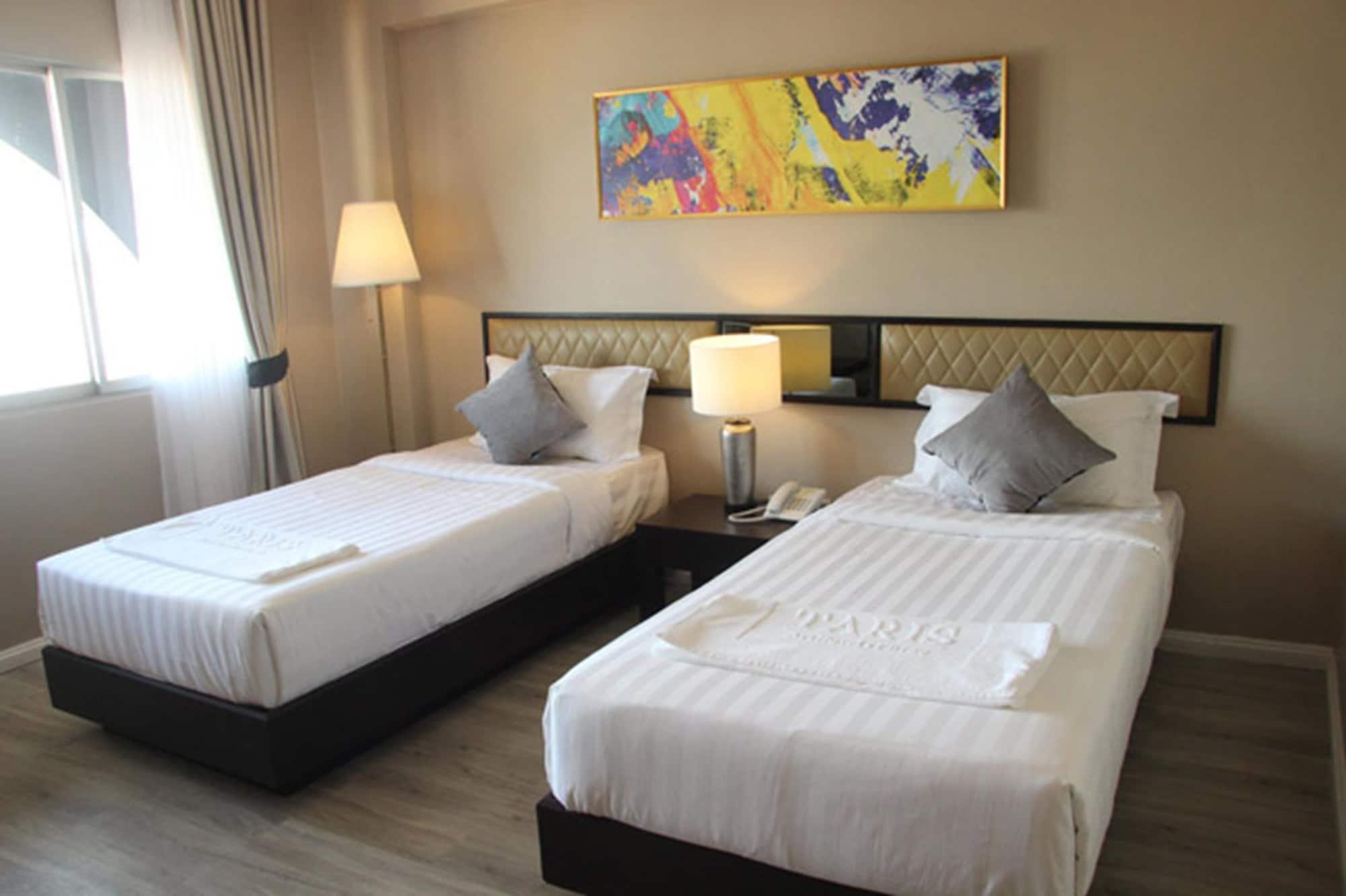 Taris Art Hotel Phrae Buitenkant foto