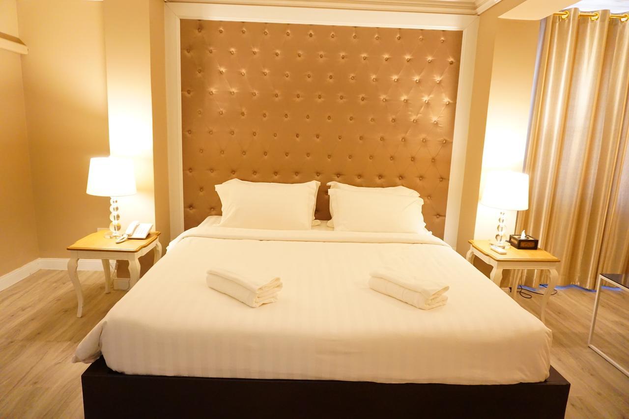 Taris Art Hotel Phrae Buitenkant foto