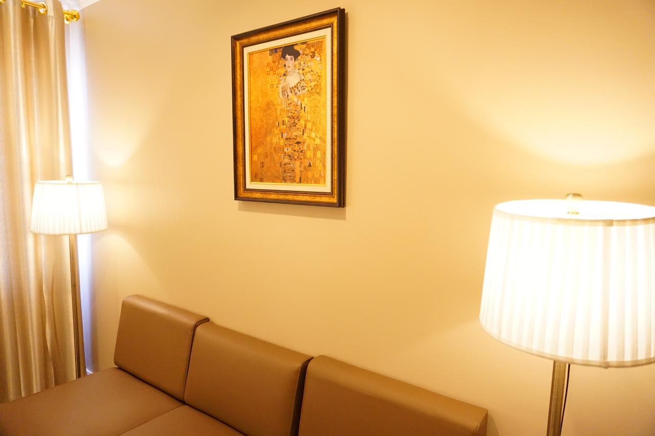Taris Art Hotel Phrae Buitenkant foto