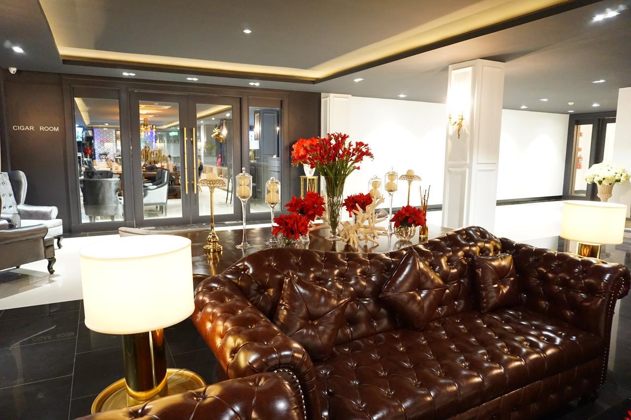 Taris Art Hotel Phrae Buitenkant foto