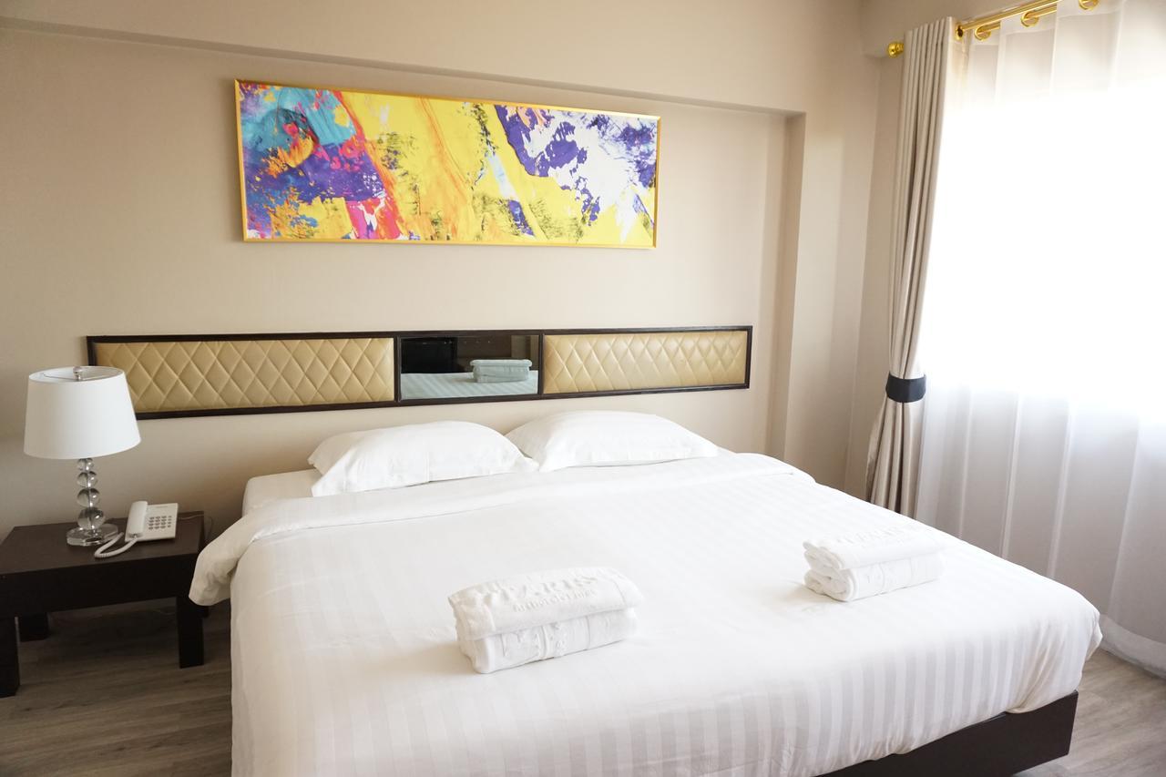 Taris Art Hotel Phrae Buitenkant foto