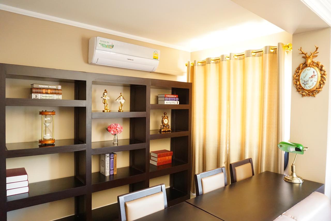 Taris Art Hotel Phrae Buitenkant foto