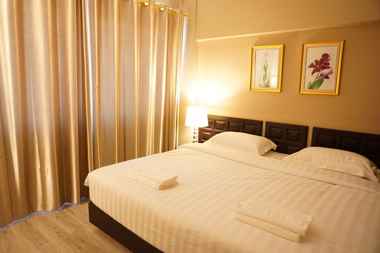 Taris Art Hotel Phrae Buitenkant foto