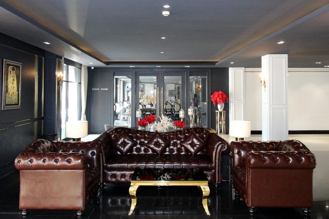 Taris Art Hotel Phrae Buitenkant foto